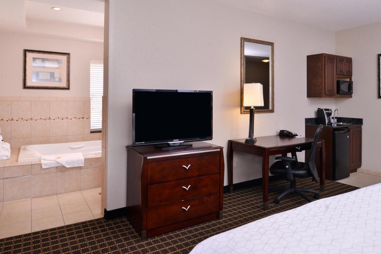Holiday Inn Express & Suites Pittsburg By Ihg Eksteriør billede