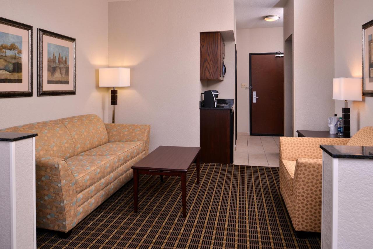 Holiday Inn Express & Suites Pittsburg By Ihg Eksteriør billede